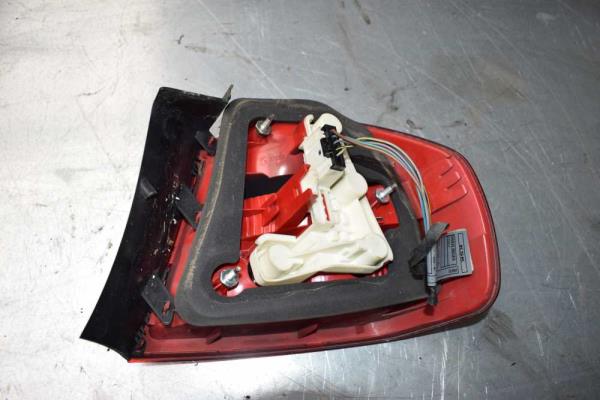 FEU ARRIERE GAUCHE BMW SERIE 3 E90 2005-9/2008 - Vue 2